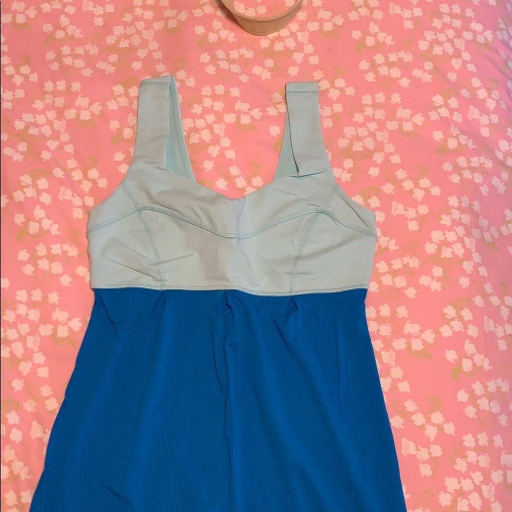 Lululemon size 6